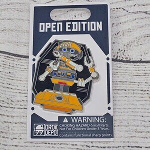 NEW! Disney Parks Star Wars Galaxy's Edge Droid Depot RX-24 pin